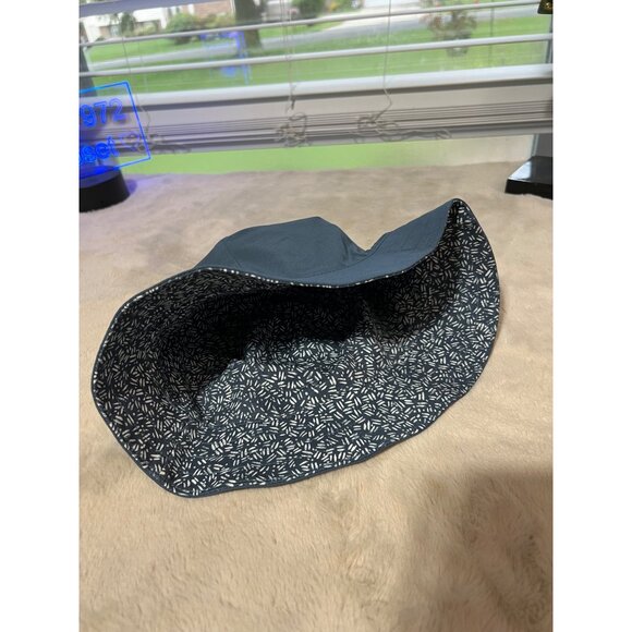 Lululemon Reversible Bucket Hat Blue & Patterned Design Lightweight Breathable - Picture 4 of 7